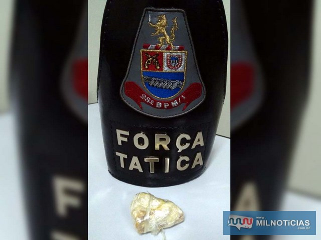 Pedra bruta de crack pesou aproximadamente 19 gramas Acusado já tem passagem por furto, tráfico de droga e receptação. Foto: DIVULGAÇÃO