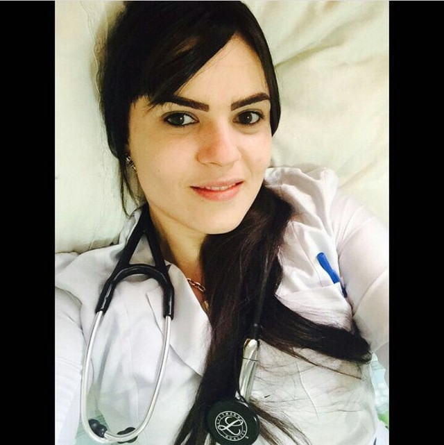 Yana Alvarenga, presa desde dezembro do ano passado, é acusada de usar certificado falso para exercer a profissão de médica (Foto: Divulgação).