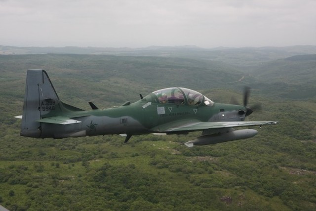 Super Tucano usado pela FAB na operação contra aeronave suspeita Corumbá (MS) (Foto: FAB/Divulgação).