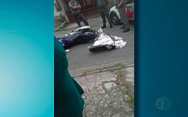 Jovem suspeito de participar de assalto em Ferraz morreu ao ter infarto durante a fuga (Foto: Reprodução/TV Diário).