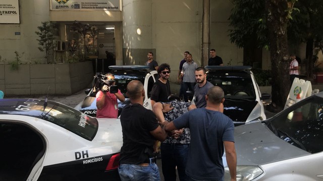 Suspeito de matar pai na frente do filho de cinco anos é preso (Foto: Henrique Coelho / G1).