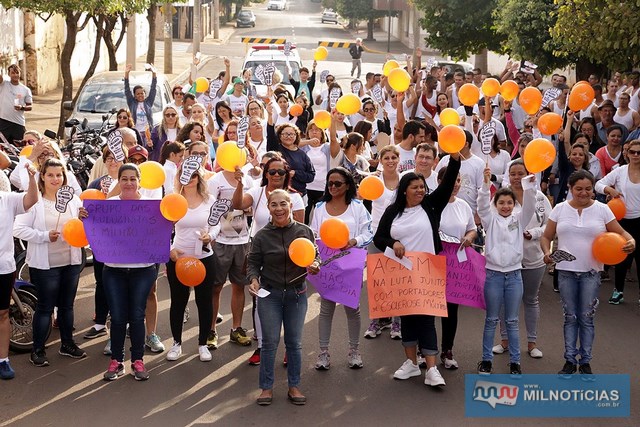 Trezentos e cinquenta pessoas doaram passos para a campanha internacional “Um milhão de passos pela esclerose múltipla”. Foto: Secom/Prefeitura