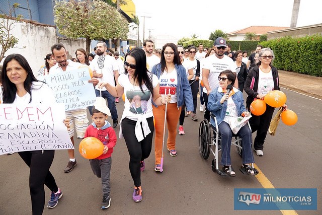 Trezentos e cinquenta pessoas doaram passos para a campanha internacional “Um milhão de passos pela esclerose múltipla”. Foto: Secom/Prefeitura