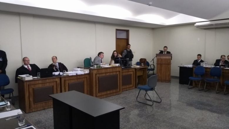 Cleverson Messias Pereira dos Santos com 39 anos 5 meses de prisão e Maicon Gomes de Souza condenado a cumprir 26 anos e 4 meses de prisão. Foto: Celso Daniel/Patrulha News