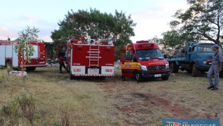 Bombeiros compareceram com várias equipes, viaturas e equipamentos. Foto: MANOEL MESSIAS/Agência