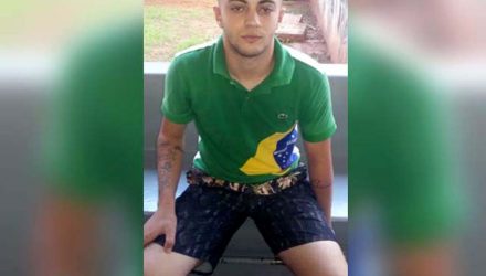 O barbeiro Júlio Pereira de Lima, quando preso anteriormente, já maior e acusado de tráfico de entorpecente. Foto: MANOEL MESSIAS/Agência