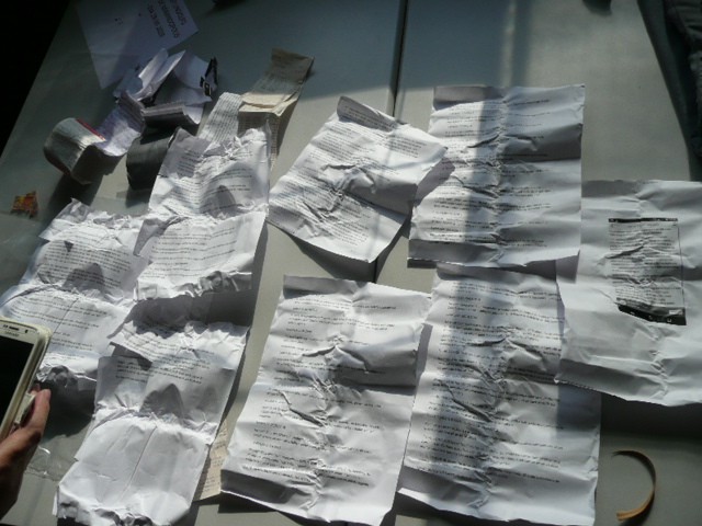 Diversos bilhetes, cartas e comprovantes de depósitos também foram apreendidos (Foto: Sap/Divulgação )