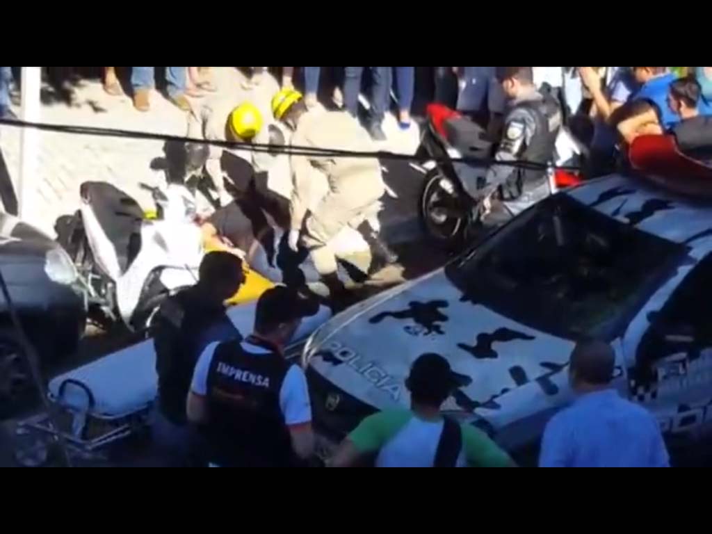 Assaltante é morto por dono de relojoaria durante tentativa de roubo.