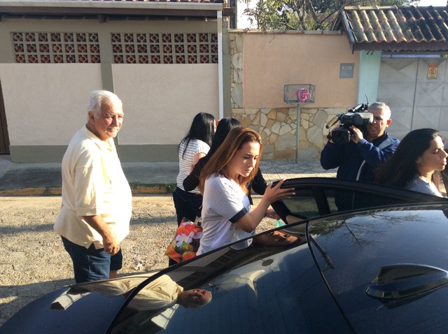 Ana Carolina Jatobá deixa a prisão em Tremembé paracelebrar Dia das Mães (Foto: Bruno Pellegrine/TV Vangarda)