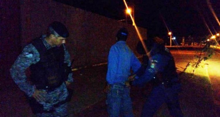 Homem de 51 anos foi autuado em flagrante sob suspeita de ter molestado sexualmente uma menina de apenas 3 anos. Foto: Celso Daniel/Patrulha News