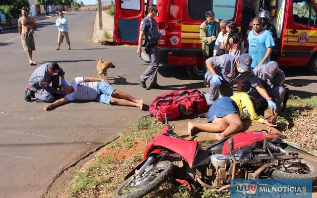 Após batida, motoneta foi parar sobre a tampa de uma boca de lobo naquele cruzamento. Foto: MANOEL MESSIAS/Mil Noticias