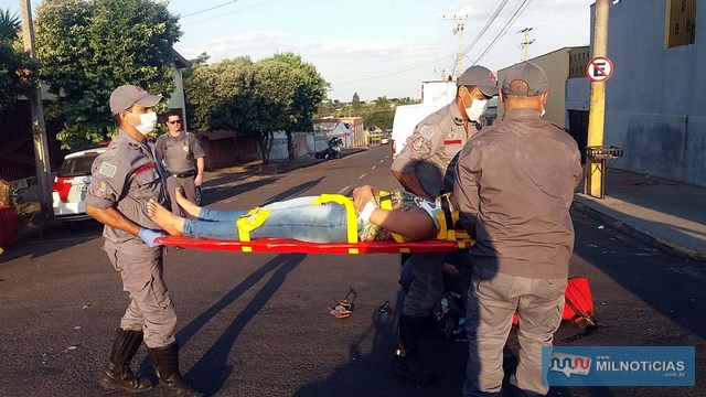 Já no cruzamento da Acácio com Paraná, condutora sofreu escoriações no cotovelo direito, felizmente leves. Foto: MANEL MESSIAS/Agência