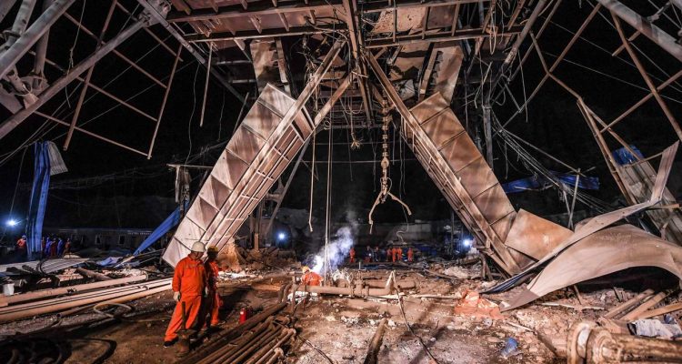 Explosão em mina na China deixa 11 mortos (Foto: Pan Yulong / Xinhua / via AP Photo).