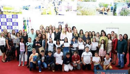 Projeto foi encerrado com premiação a alunos da rede municipal de ensino. Foto: Secom/Prefeitura