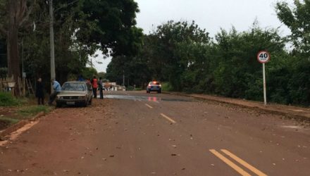 Local no Jardim Seminário II onde homem esfaqueado foi encontrado e socorrido pelo Corpo de Bombeiros (Foto: Dyego Queiroz/TV Morena).