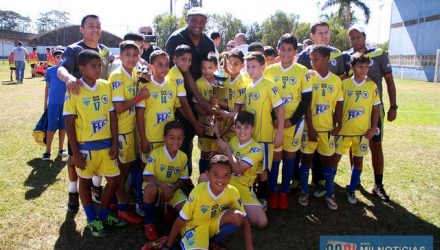 A equipe do Ferinhas Boys/FEA foi a grande campeã do campeonato Sub 11. Foto: Secom/Prefeitura
