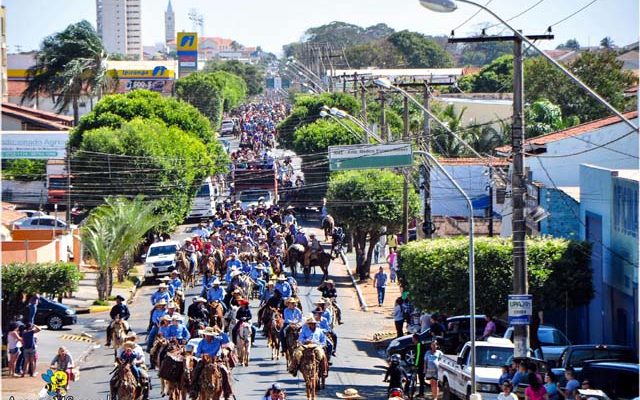 Acontece nesta sábado (30) em Andradina/SP, a 8ª Cavalgada Entre Amigos, em comemoração ao aniversário da cidade. Foto: Arapuams.com.br