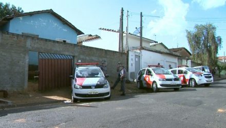 Casa onde criança de 1 ano foi esfaqueada em Franca, SP (Foto: Reprodução/EPTV).