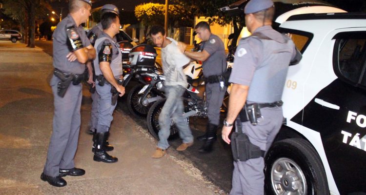 Acusado foi indiciado e recolhido à cadeia de Lavínia; Ele já tem inúmeras passagens por furto, resultando em várias prisões. Foto: MANOEL MESSIAS/Agência