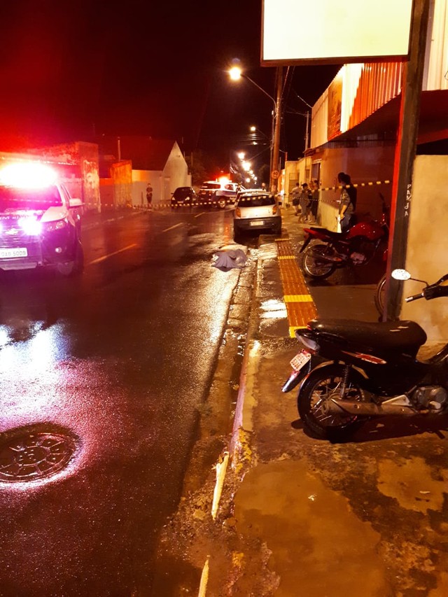 Jovem foi morto na saída da casa (Foto: Divulgação / Arquivo pessoal).