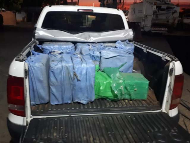 Meia tonelada de pasta base de cocaína foi apreendida em Mirassol (SP) (Foto: Polícia Rodoviária/Divulgação)