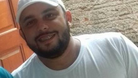 Willians Maciel Dias, suspeito de matar caminhoneiro a pedrada (Foto: Polícia Civil/ Divulgação)