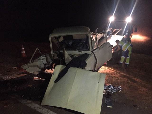 Acidente deixou uma pessoa morta na SP-425 (Foto: Júnior Paschoalotto/TV Fronteira).