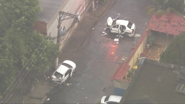 Criminosos em fuga atropelaram e mataram casal em rua de Duque de Caxias. (Foto: Reprodução / TV Globo).