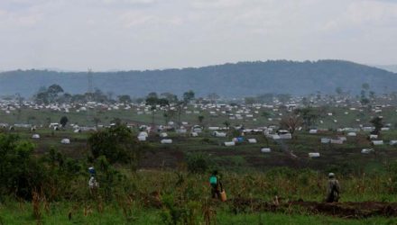 Acampamento de refugiados em Uganda (Foto: James Akena/Reuters).
