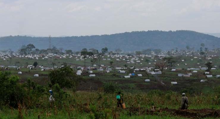 Acampamento de refugiados em Uganda (Foto: James Akena/Reuters).