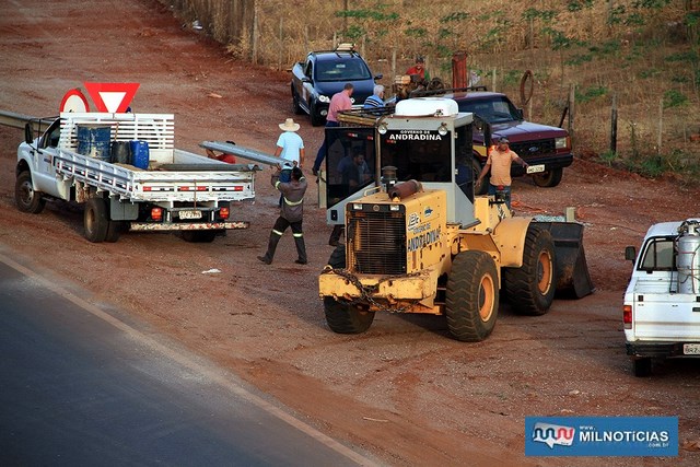 Prefeitura abre vão de passagem no prolongamento da Marginal que dá acesso a Rodovia SP-300 após concessionário isolar empresas. Foto: Secom/Prefeitura