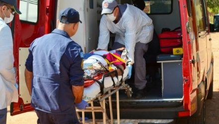 Ao menos três disparos acertaram a cabeça da vítima que foi encaminhada agonizando para a Santa Casa. Foto: Thiago Augusto/Regional Press