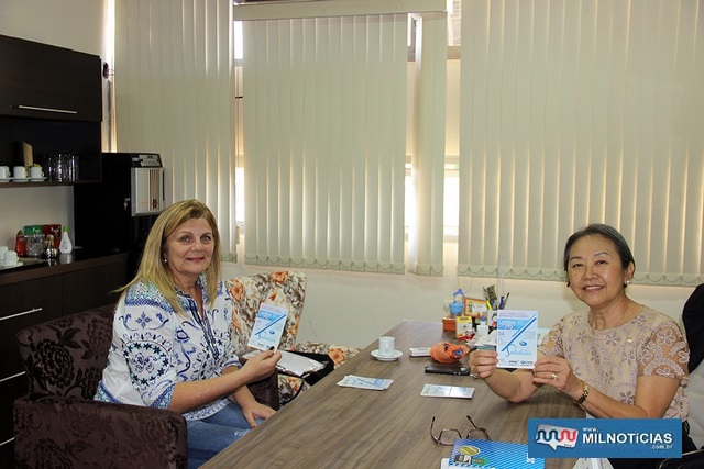 Tamiko (dir.) e da primeira-dama de Braúna, Bernadete Giussani, que realiza evento beneficente em prol do Centrinho da UNESP de Araçatuba. Foto: Secom/Prefeitura