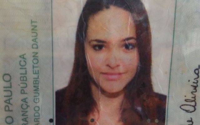 Brenda Lima de Oliveira, de 20 anos, foi morta por policial que atirou da sacada de casa em Poá (Foto: Reprodução).