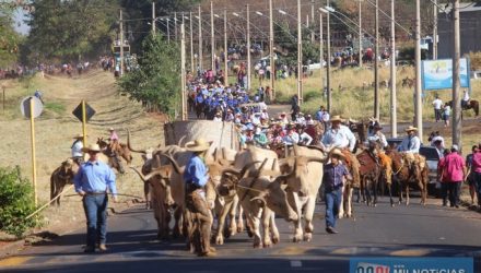 Cavalgada "Entre Amigos" marcou início dos festejos de aniversário de Andradina. Fotos: MANOEL MESSIAS/Mil Noticias