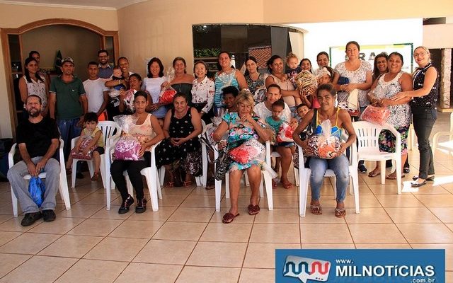 Tamiko acompanha entrega de cobertores da Campanha do Agasalho 2018 “É tempo de doar!”. Foto: Secom/Prefeitura