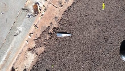 Parte de uma das facas usadas pelo vigilante para matar a mulher em Ituverava, SP (Foto: Polícia Militar/Divulgação).
