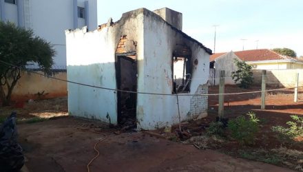 Empregada doméstica morreu carbonizada em incêndio em Miguelópolis, SP (Foto: Polícia Militar/Divulgação).
