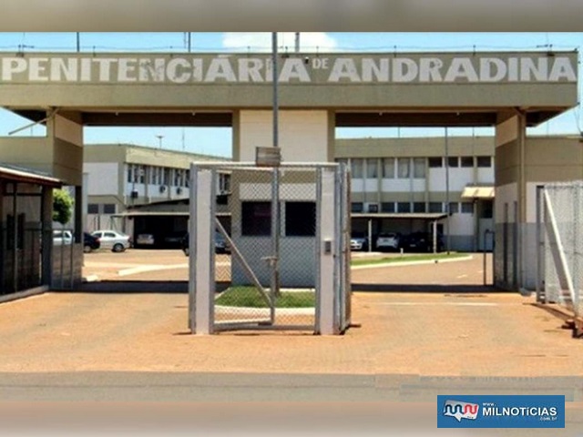 Adolescente foi flagrada com pacote contendo 24g de maconha preso no fundo de sua roupa íntima quando ia entrar na penitenciária. Foto: MANOEL MESSIAS/Agência