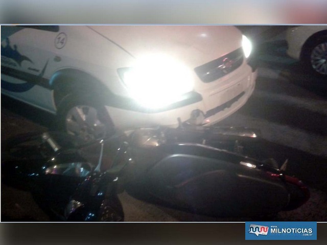 GM Zafira da Secretaria Municipal de Saúde de Andradina e a motoneta sofreram danos materiais. Fotoz: DIVULGAÇÃO 