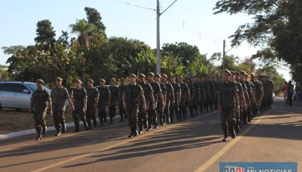 Tiro de Guerra realizou cerimônia de entrega das boinas verdes aos atiradores e de braçadeiras aos monitores da turma 2018. Fotos: MANOEL MESSIAS/Mil Noticias