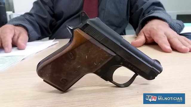 A arma é uma pistola da marca Taurus, calibre 635, com 8 munições intactas. Foto: MANOEL MESSIAS/Agência