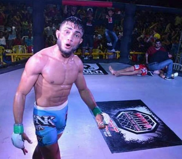 "Joel Tigre" em luta de MMA em (Foto: Facebook / Reprodução ).