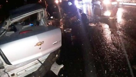Carro ficou completamente destruído após a batida (Foto: Marília Urgente/Divulgação).
