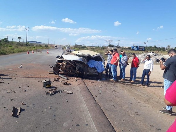 Acidente na BR-163, entre as cidades de Peixoto de Azevedo e Matupá, matou uma pessoa (Foto: Claudia Godinho/Olhar Cidade).