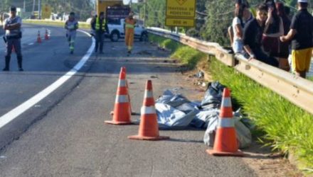 Motorista atropelou 12 jovens na manhã do dia 6 de abril de 2014 em um ponto de ônibus no km 107 da Rodovia Raposo Tavares, em Sorocaba (Foto: Sérgio Ratto/Ipanema Online).