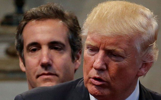 O então candidato a presidente dos EUA, Donald Trump, e seu advogado Michael Cohen, durante evento de campanha em Cleveland Heights, Ohio, no dia 21 de setembro de 2016 (Foto: Reuters/Jonathan Ernst)