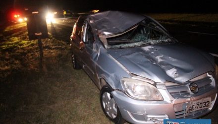 Celta do aposentado ficou com a frente (capô, teto e parabrisa) destruídos. Foto: MANOEL MESSIAS/Mil Noticias