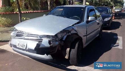 Gol dirigido pela mulher grávida ficou com a frente completamente destruída. Foto: MANOEL MESSIAS/Agência