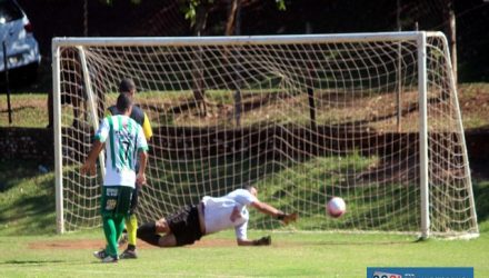 Guarani (listrado verde e branco), superou com facilidade a equipe da Funsep. Fotos: MANOEL MESSIAS/Mil Noticias